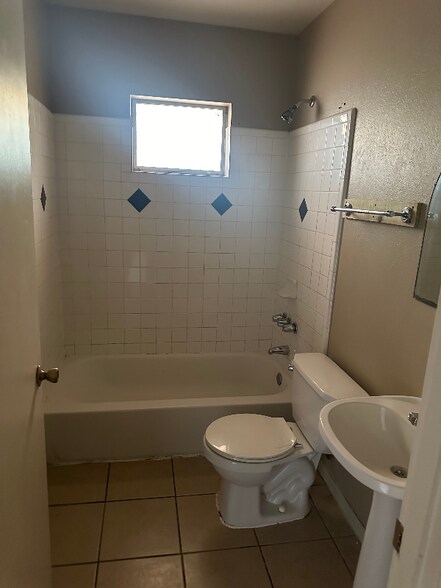 Building Photo - 3701 Sleeper Ave