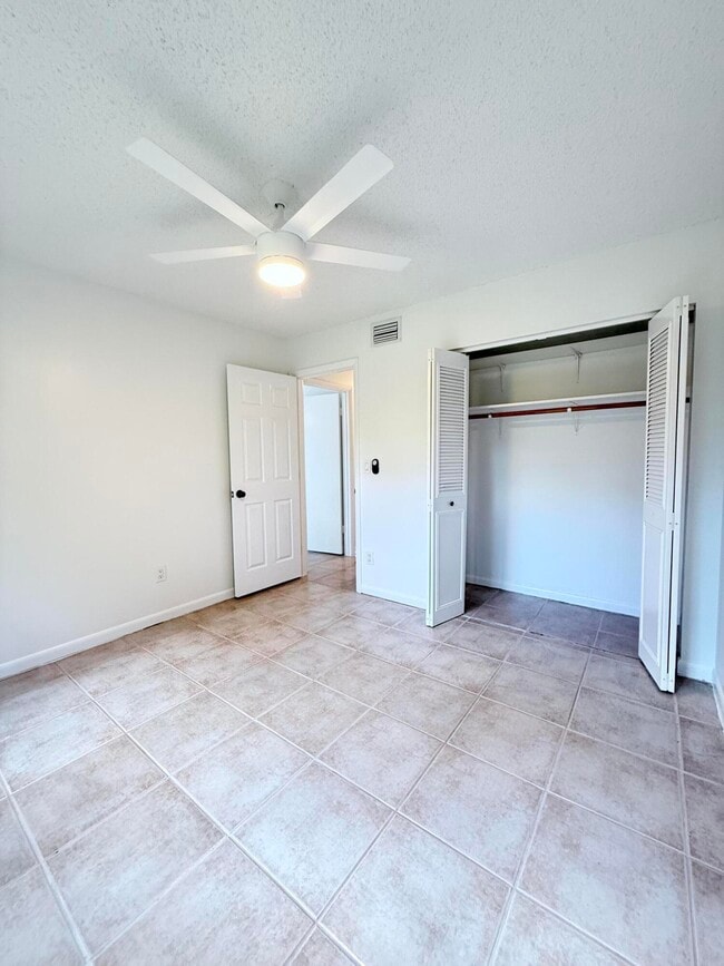 Building Photo - 3364 Jefferson St