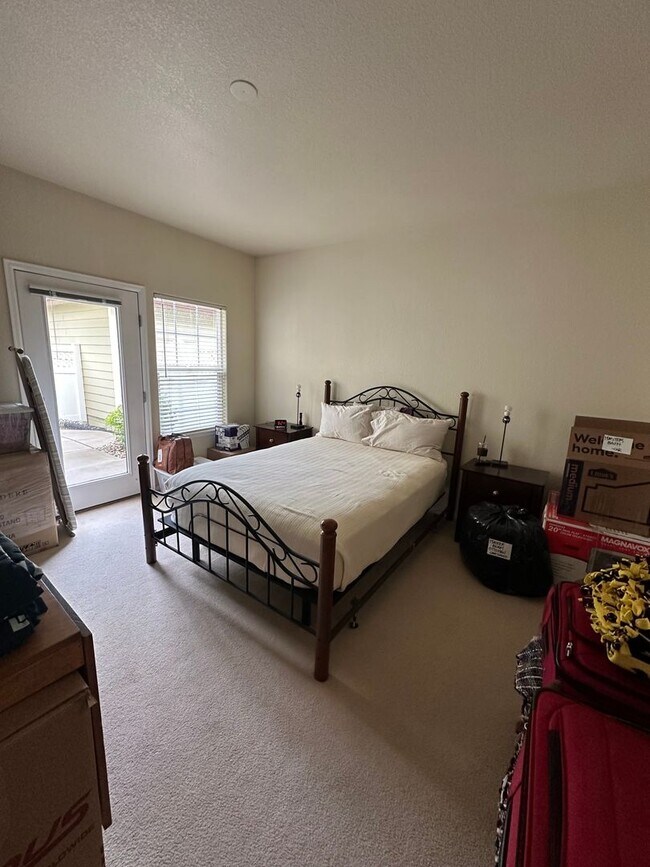 Building Photo - 2BD 2Bath with Office