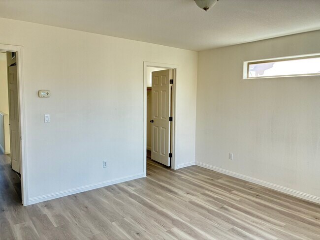 Building Photo - 4228 S Sugar Dr