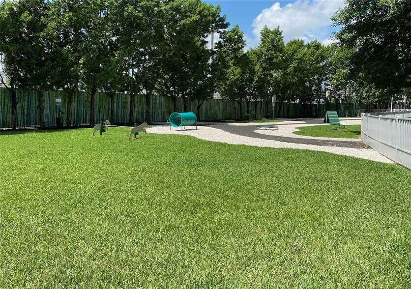 Building Photo - 90 SW 3rd St