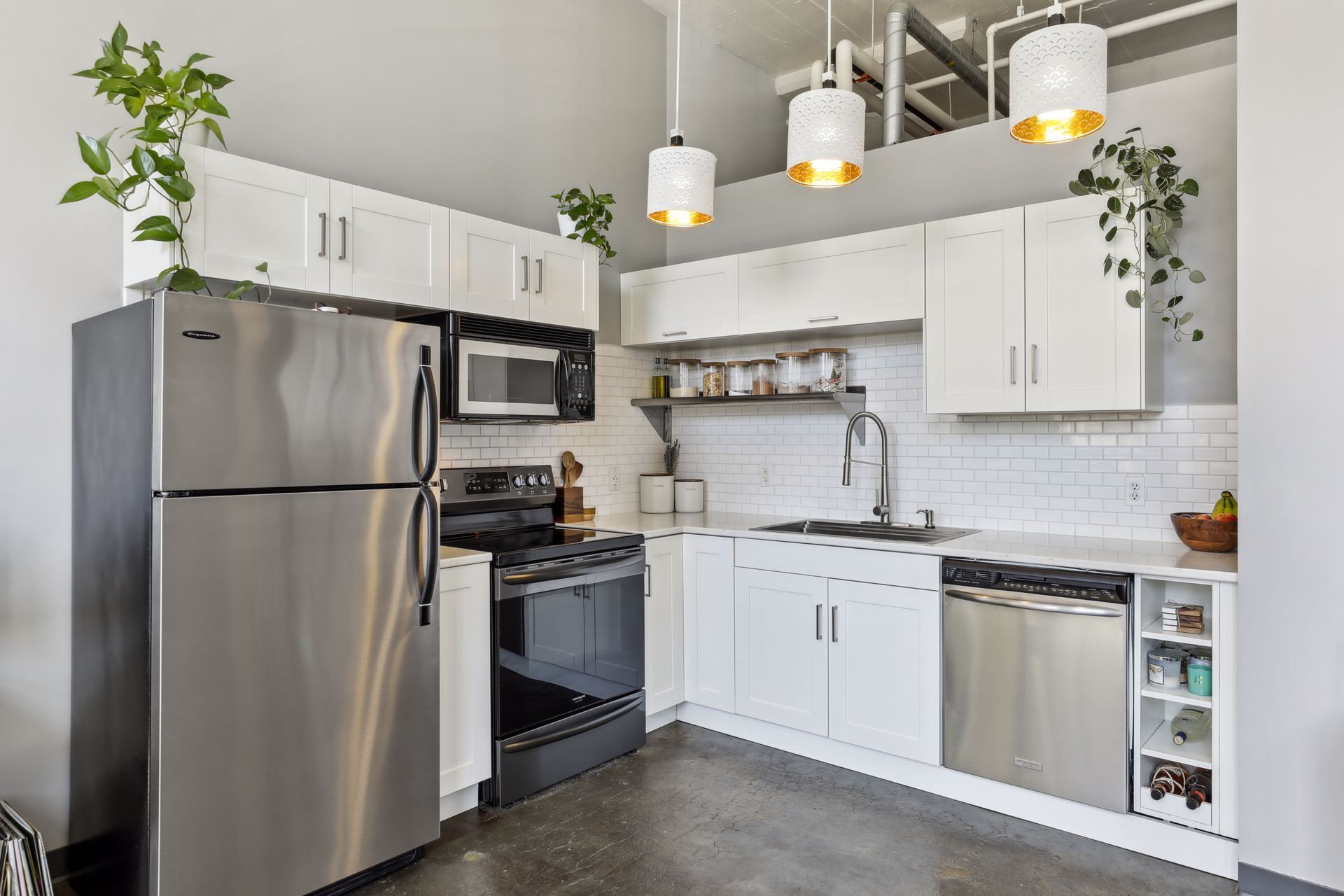 Building Photo - 500 Robert St N