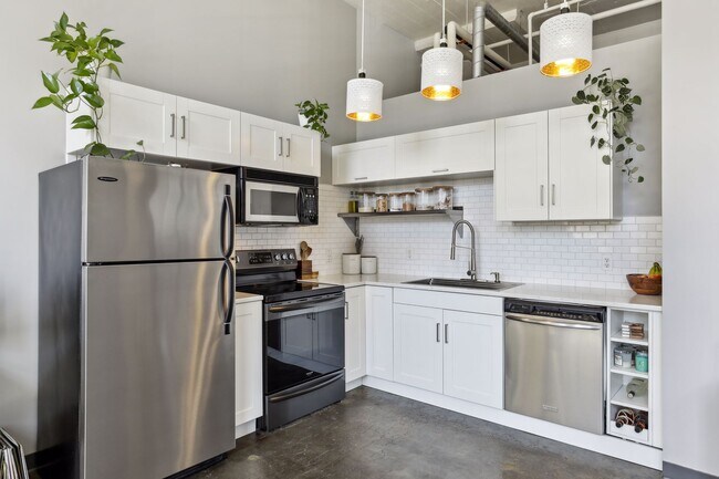 Building Photo - 500 Robert St N