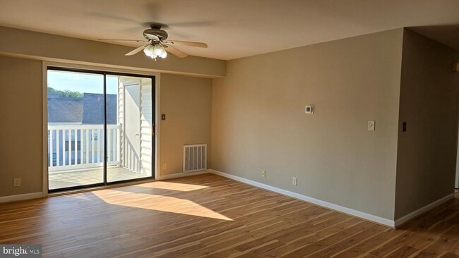 Primary Photo - 102 Chesterfield Ln