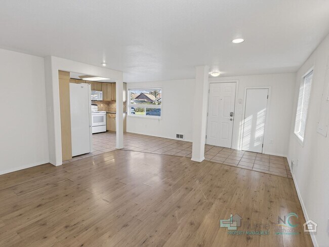 Building Photo - 849 1st Ave