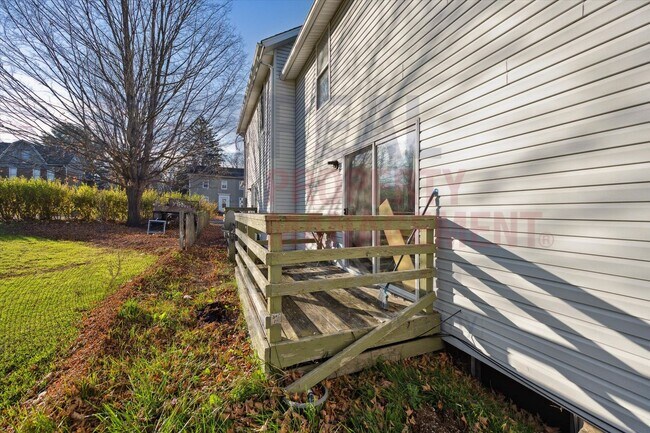 Building Photo - 6256 Wayland Rd