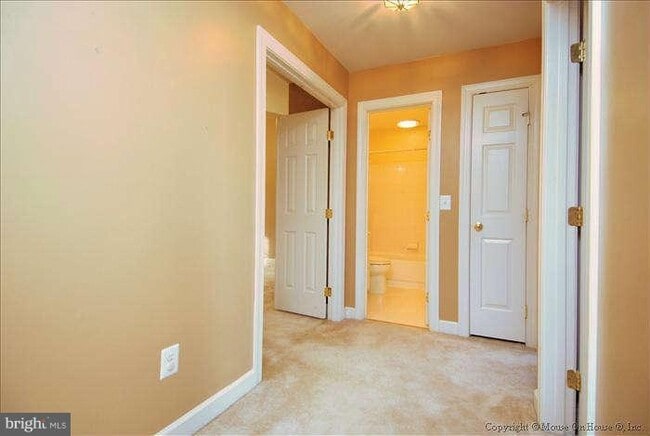 Building Photo - 6707 Royal Thomas Way