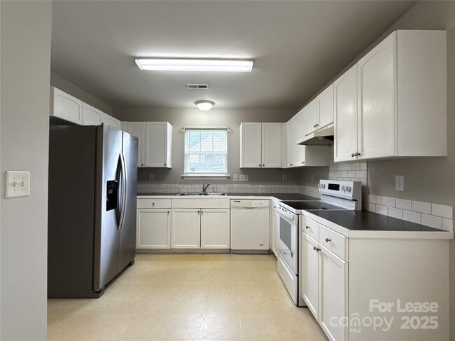 Building Photo - 5522 Stone Bluff Ct