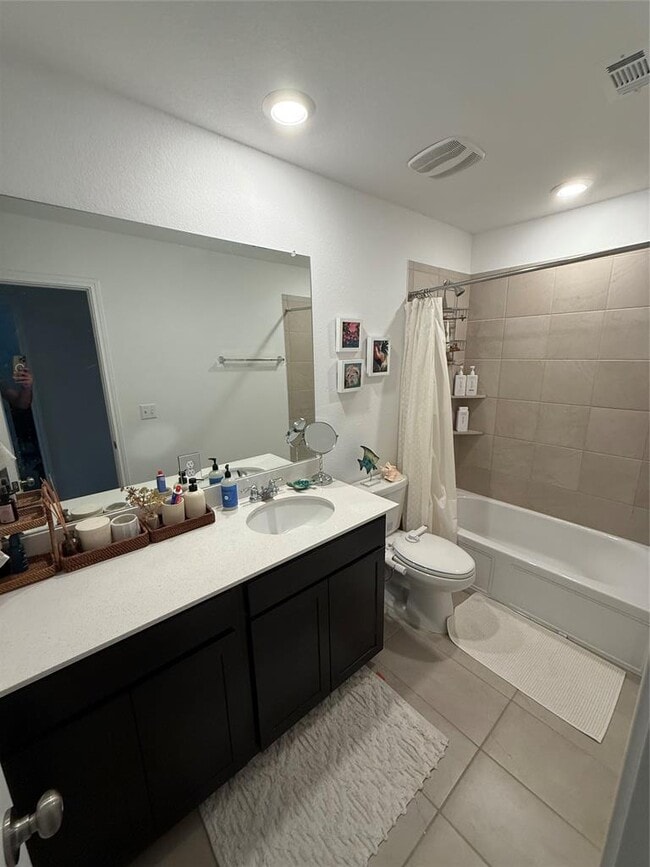 Building Photo - 380 Mendoza