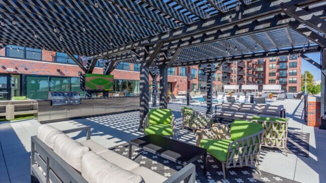 Building Photo - 4111 Broadway Blvd