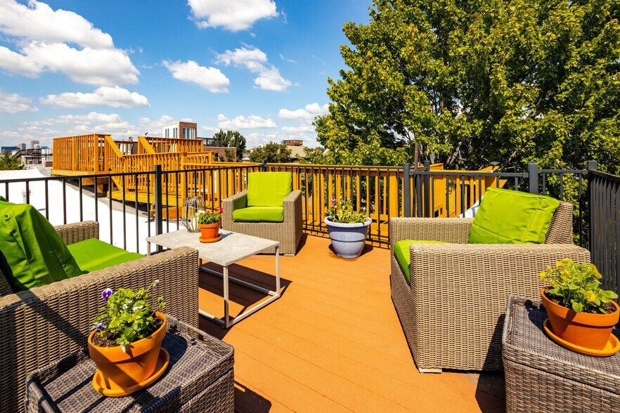 Building Photo - 903 S Potomac St