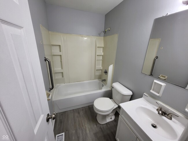 Building Photo - 4113 Diller Dr