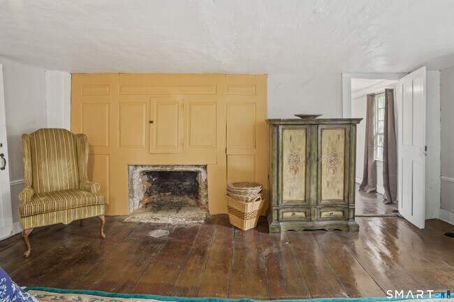 Building Photo - 457 Roode Rd