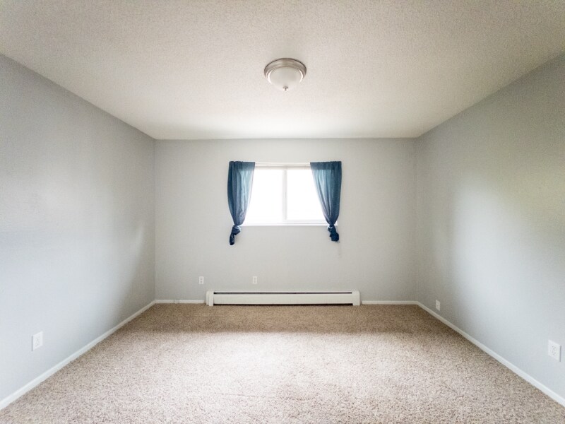 Building Photo - 2136 Friendship Pl