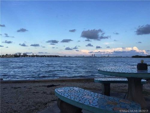 Building Photo - 7805 NE Bayshore Ct