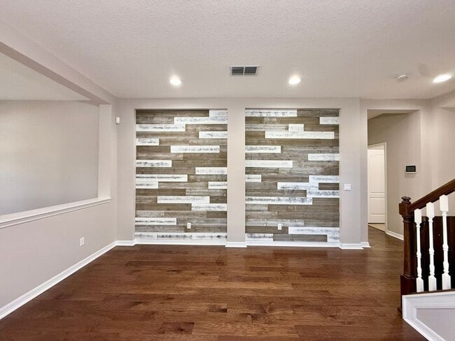 Building Photo - SPACIOUS Two Story Beautiful 5/4 Home in The Enclave At Aloma!