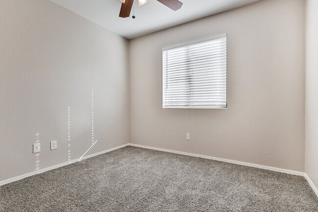 Building Photo - 809 E Rossi Ct