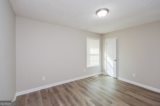 Building Photo - 10106 Stone St NW