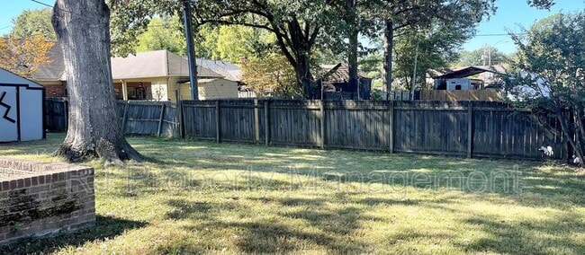 Building Photo - 3235 Foxgate Dr