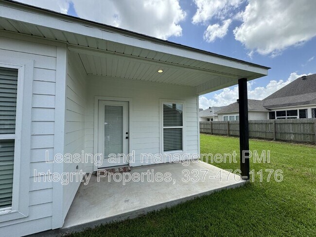 Building Photo - 605 Ira St