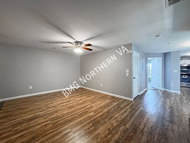 Building Photo - 635 Constellation Square SE