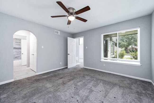 Building Photo - 20502 Cocoplum Dr