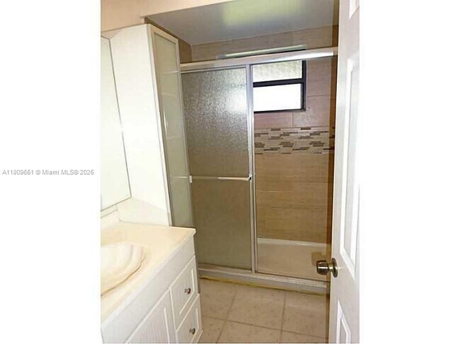 Building Photo - 2631 Alcazar Dr