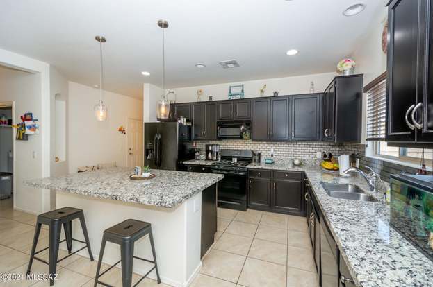 Building Photo - 9017 W Rolling Springs Dr