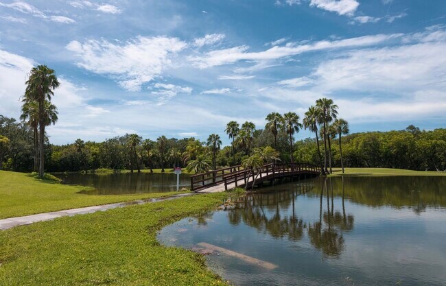 Building Photo - 2900 Cove Cay Dr