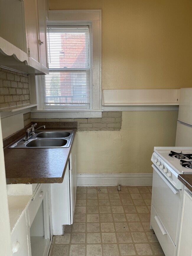 Building Photo - 1469 N Williams St