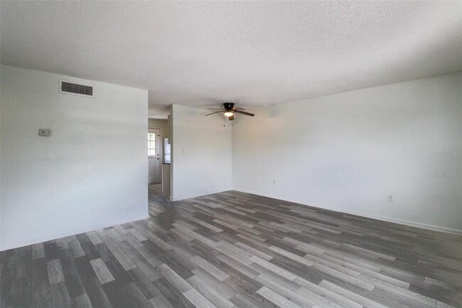 Building Photo - 201 Poinsettia Pine Ct