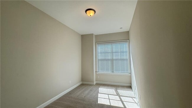 Building Photo - 205 Prairie Ln