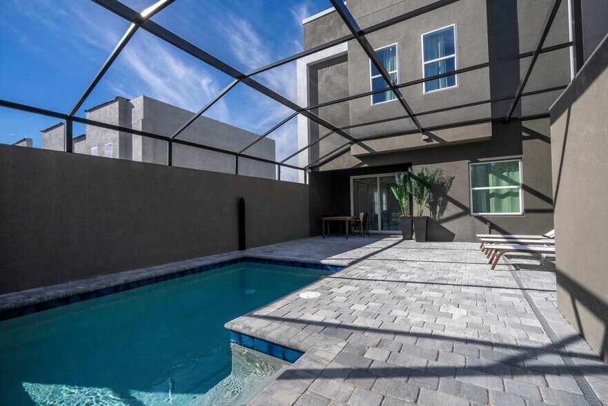 Building Photo - 2470 Santorini Dr