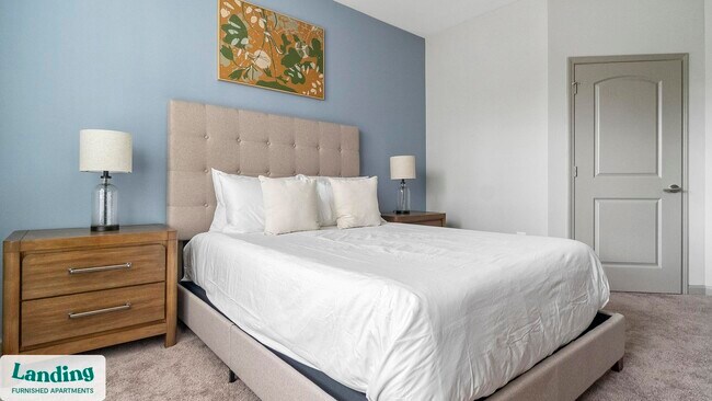 Building Photo - 900 E Six Forks Rd