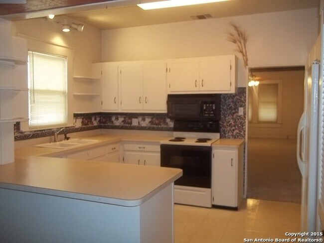 Building Photo - HOUSE AVAILABLE NOW