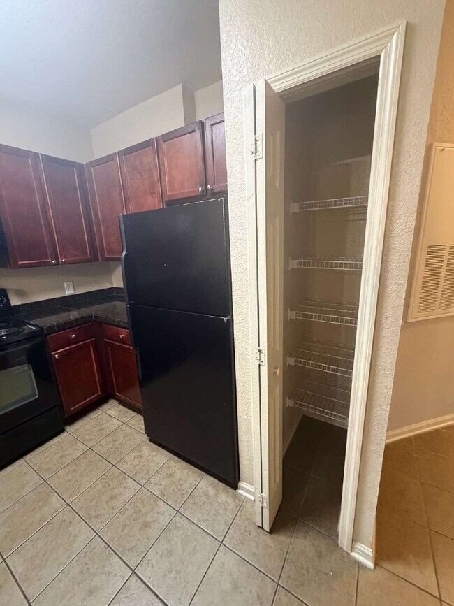 Building Photo - Luxurious 3-Bedroom Condo in Panama City, FL with Spacious Layout and Modern Amenities!