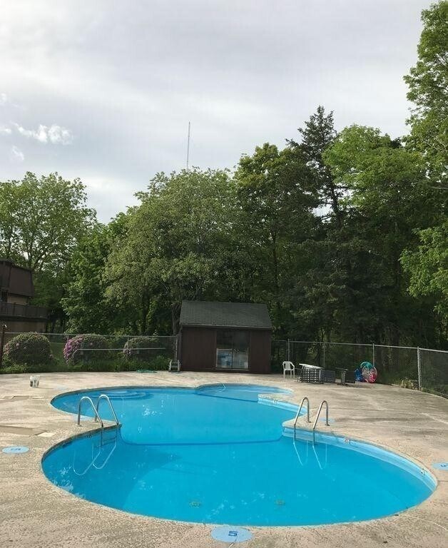 Building Photo - 816 County St