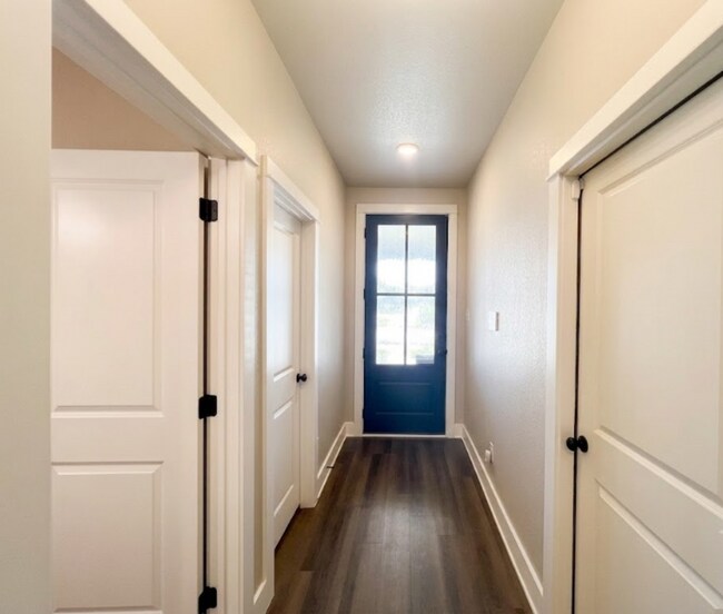 Building Photo - AVAILABLE NOW; APPLY TODAY ON OUR WEBSITE!!!