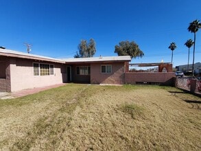 Building Photo - 721 N Preston Dr