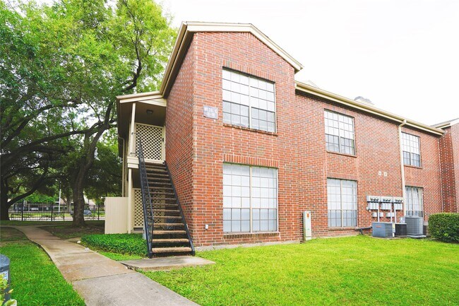 Building Photo - 8055 Cambridge St