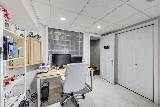 Building Photo - 3423 Wilkes Dr