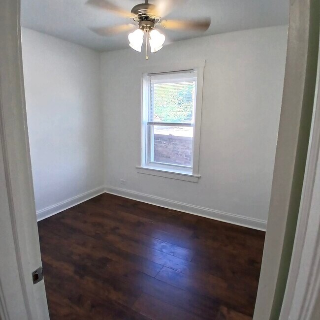 Building Photo - 4876 W Armitage Ave