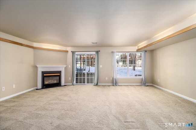 Building Photo - 2004 Eaton Ct