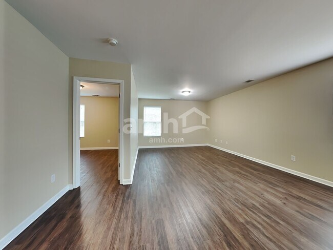 Building Photo - 160 Hamilton Grove Dr