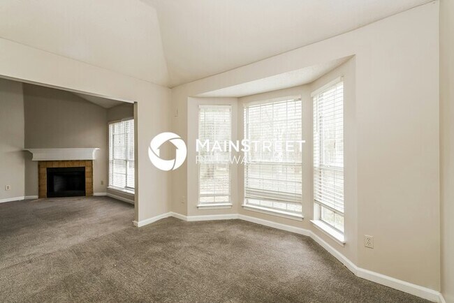 Building Photo - 3 Bedroom Pet-Friendly Home in Memphis, TN with Main Street Renewal