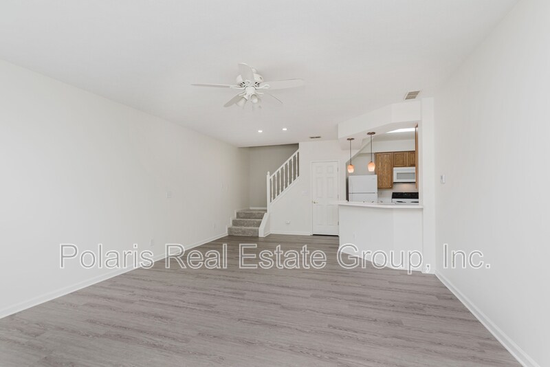 Building Photo - 8422 Enclave Blvd