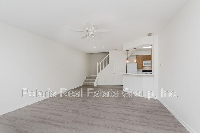 Building Photo - 8422 Enclave Blvd