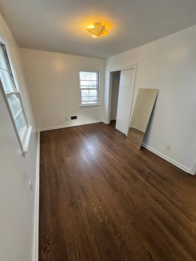 Building Photo - 737 Linden Ave