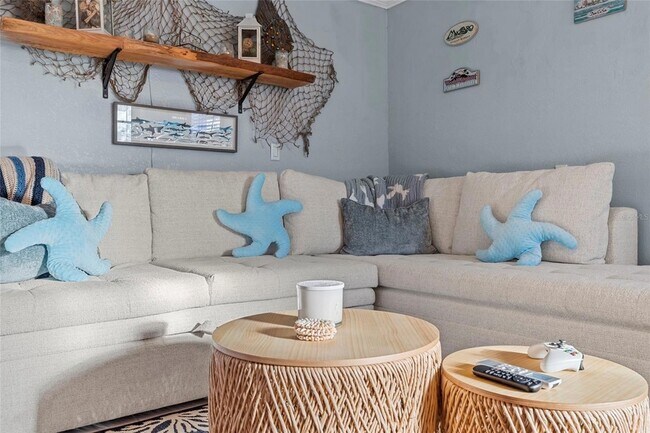 Building Photo - 284 44th Ave