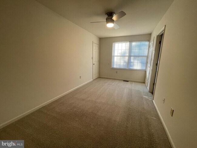 Building Photo - 60 Belladonna Ln